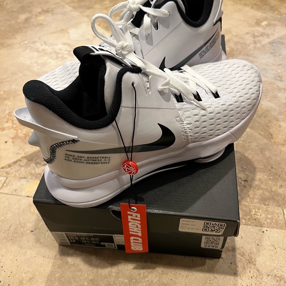 LEBRON WITNESS 5 EP ‘WHITE BLACK’ - Picture 4 of 11